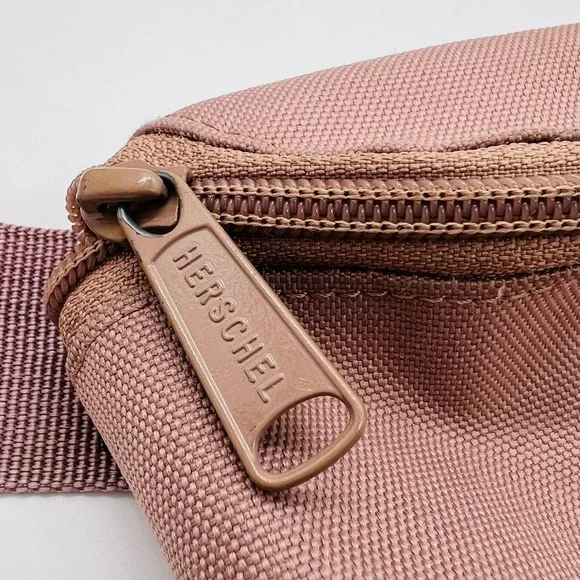 Herschel Supply Company Blush Crossbody Bag or Belt Bag - Picture 5 of 11
